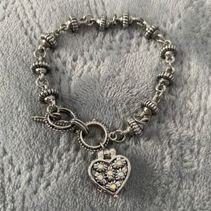 Silver plated bracelet Opens up so you can add a small photo NWOT